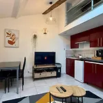 Duplex En Centre-ville Proche Du Puy-du-fouu شقة
