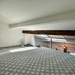 Duplex En Centre-ville Proche Du Puy-du-fouu Apartment *