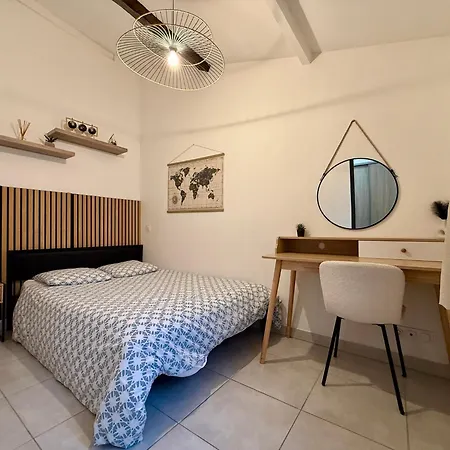 Apartment Duplex En Centre-ville Proche Du Puy-du-fouu
