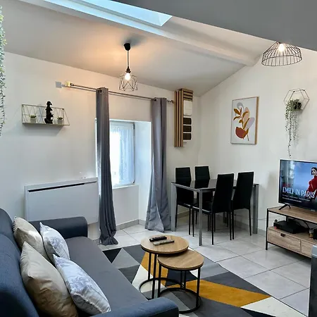 Le Bora - Duplex En Centre-ville - Puy-du-fouu Atacames